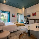 Des Bains أتشيريالي