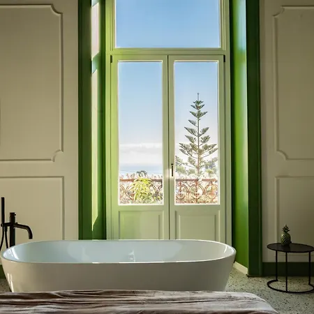 Des Bains 4* أتشيريالي