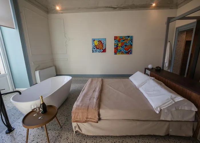 Des Bains אסראלה